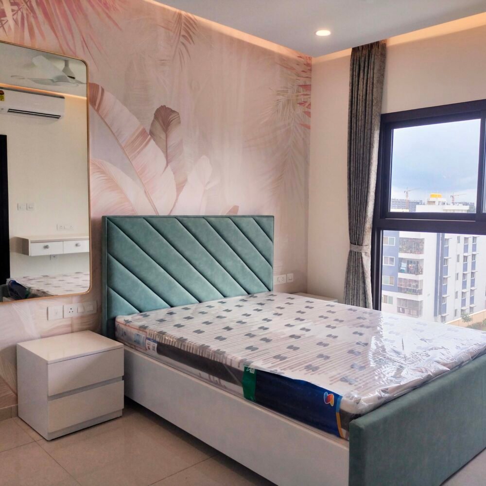 Contemporary Master Bedroom Design with Queen Bed