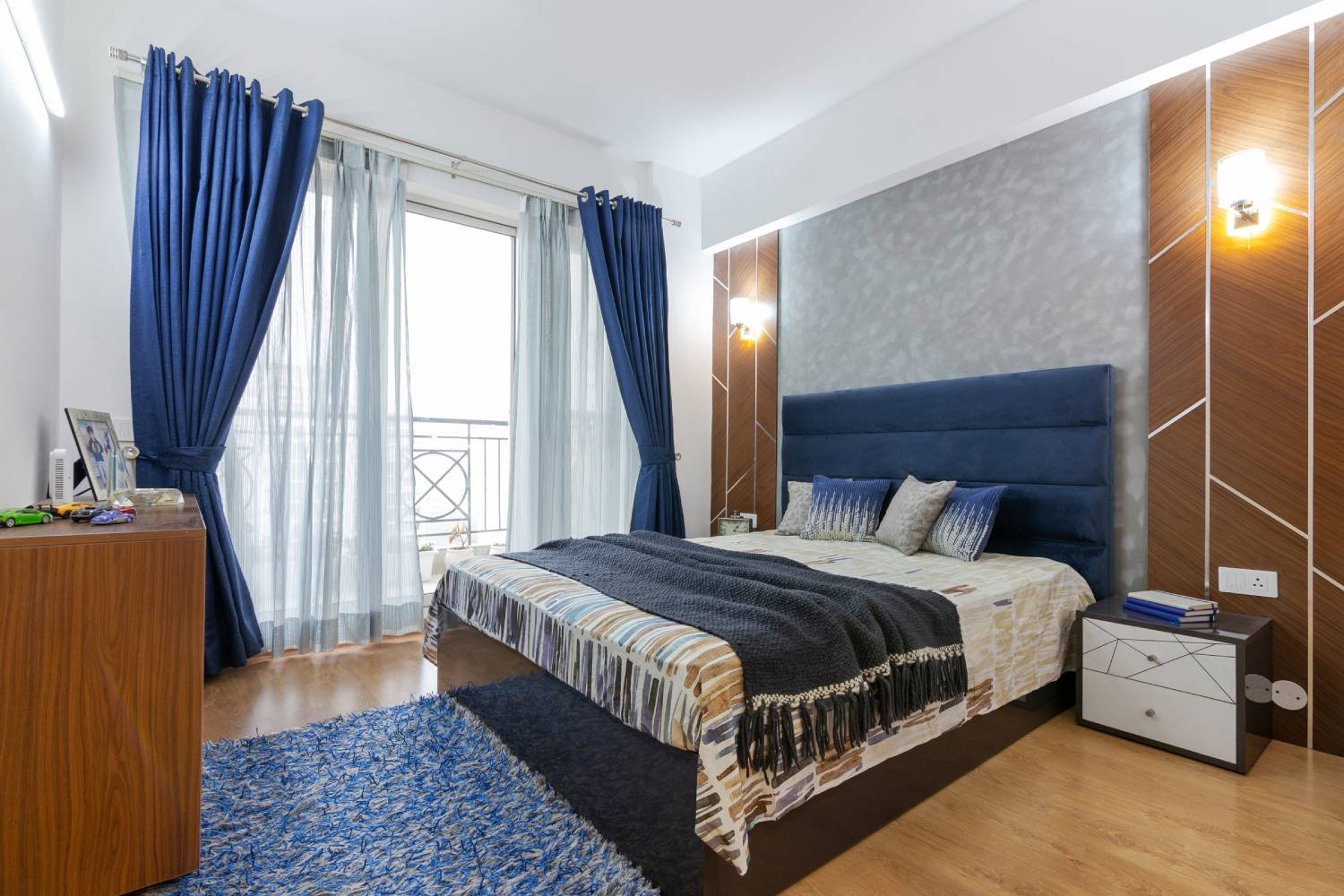 Contemporary 2BHK Flat Design with Space-Saving Furniture