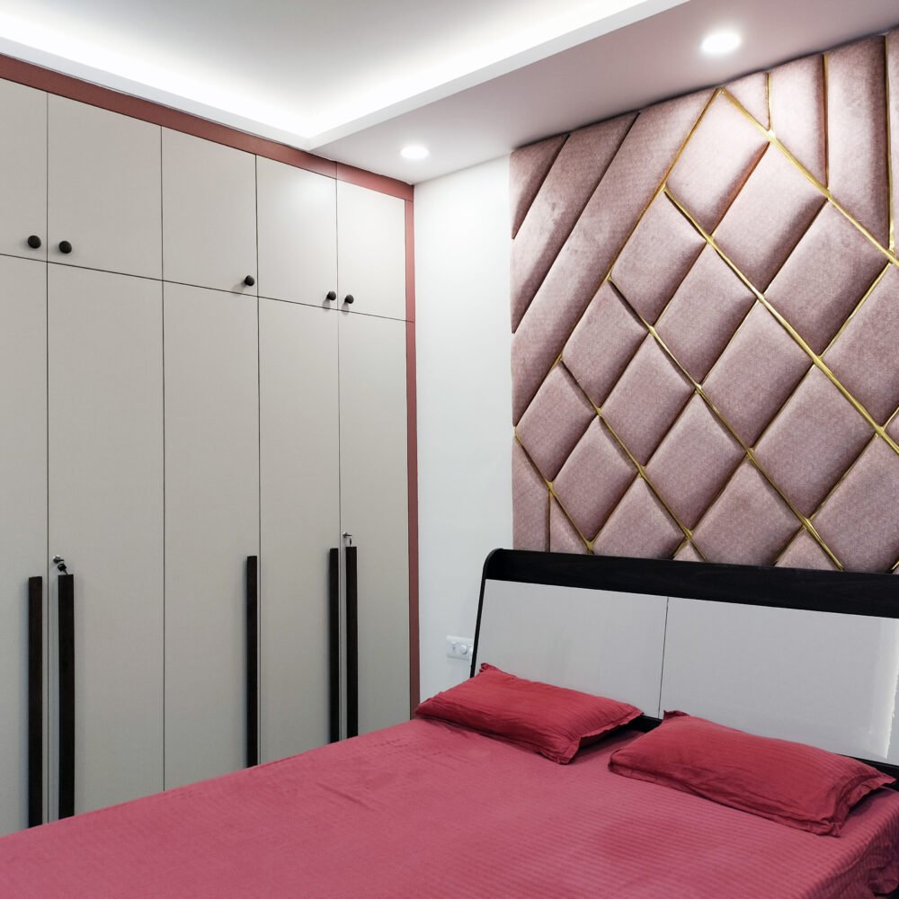 Pink Cushion Contemporary Wall Design with Gold Inlay and T-Patti