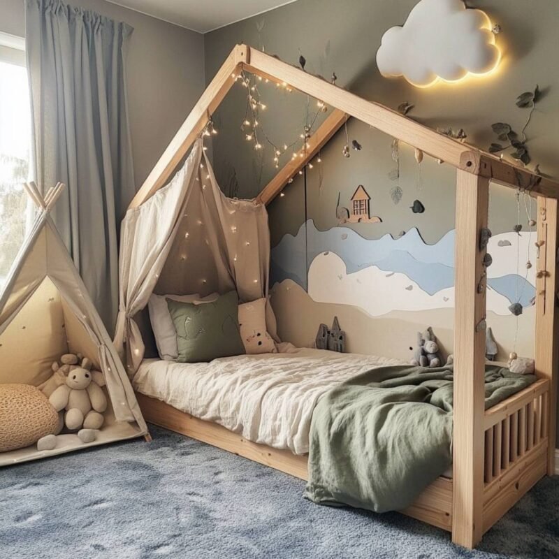 Modern Kids Bedroom Design With Four-Poster Wooden Bed and Mural