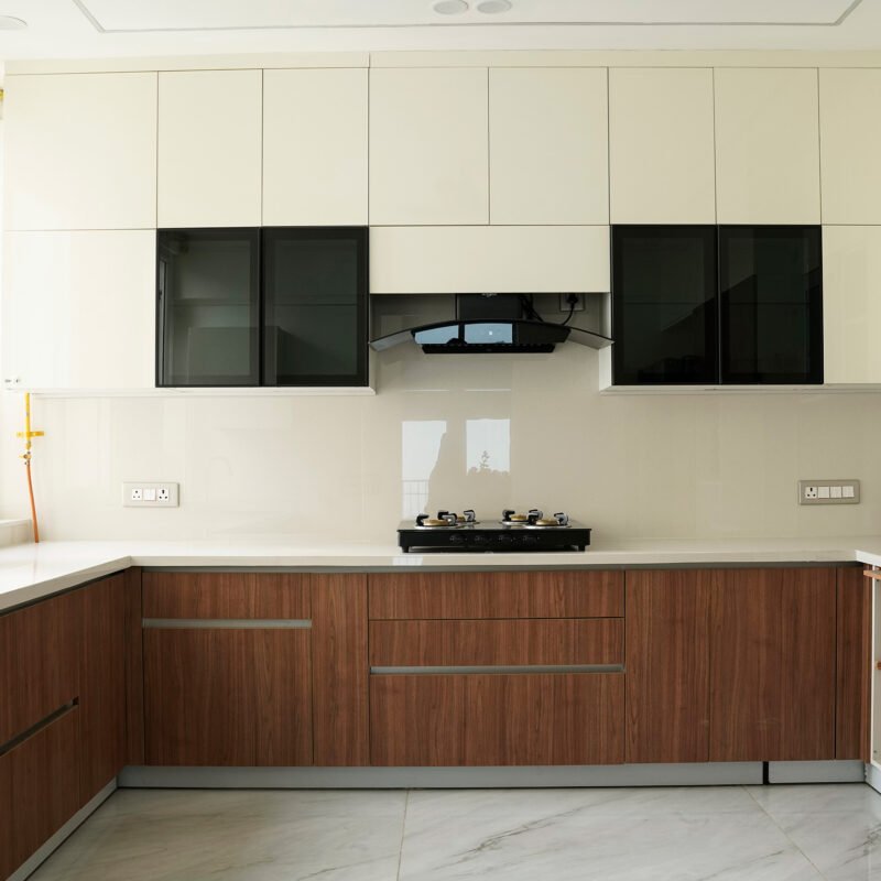 Contemporary U-Shaped Kitchen Design with Quartz Counters