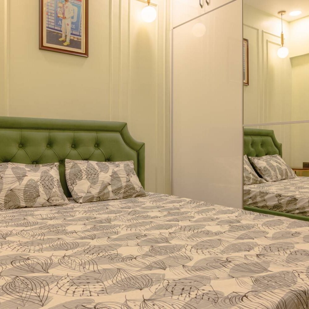 Contemporary Master Bedroom Design with Upholstered Queen Bed