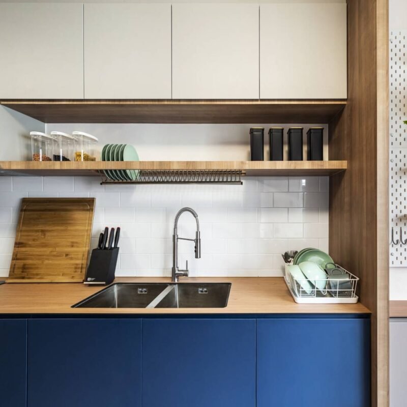 Modern Quartz Undermount Kitchen Sink Design With Blue Cabinets